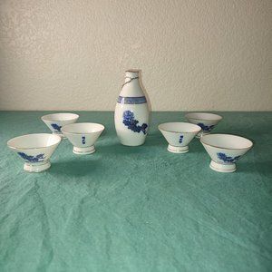 Fine Japanese Porcelain SAKE Set Bottle and 6 Cups Kiku Masamune signed Elegant